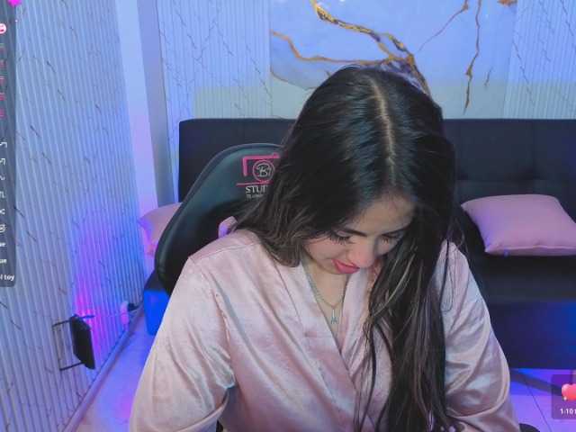 juanita-tay live cam preview