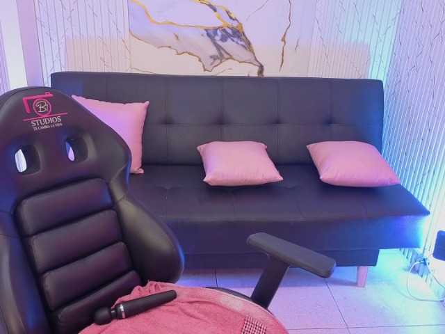 juanita-tay live cam on BongaCams