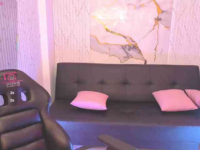 juanita-tay's webcam live show