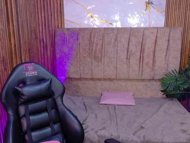 juanita-tay webcam