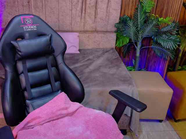 juanita-tay webcam