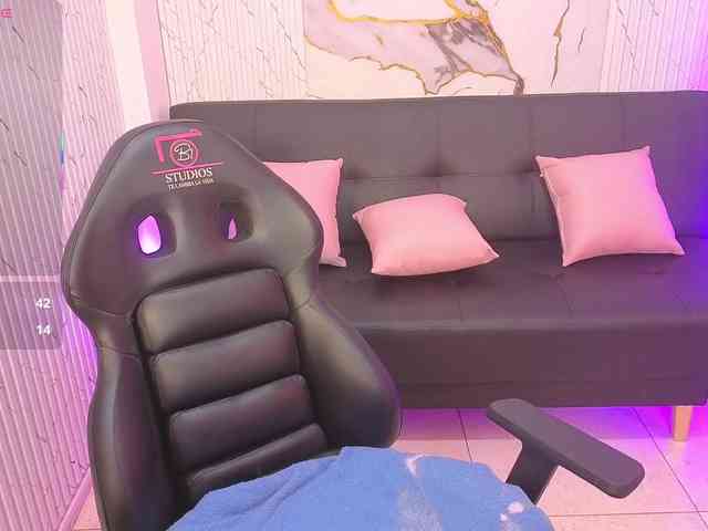 juanita-tay webcam
