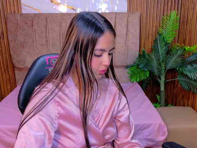 juanita-tay webcam