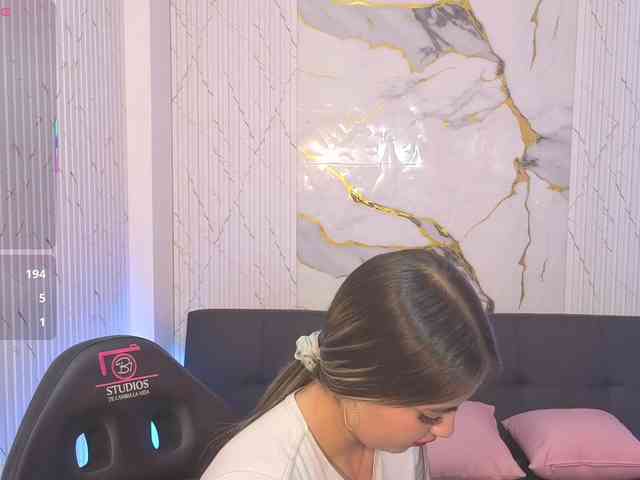 juanita-tay webcam
