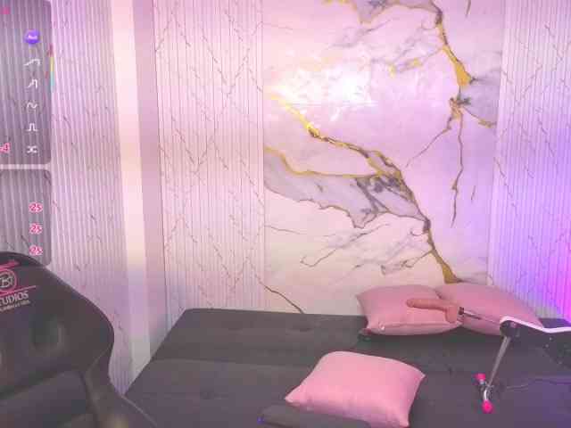 juanita-tay webcam