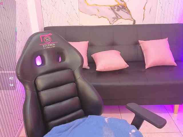 juanita-tay webcam