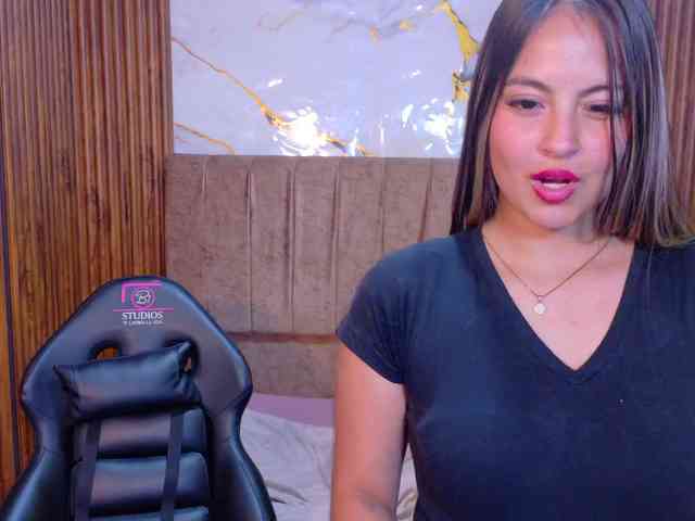 juanita-tay webcam