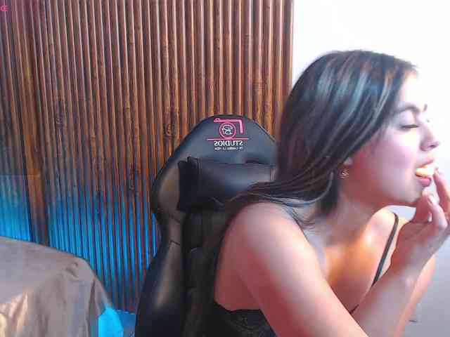 juanita-tay webcam