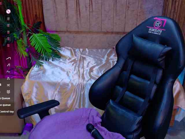 juanita-tay webcam
