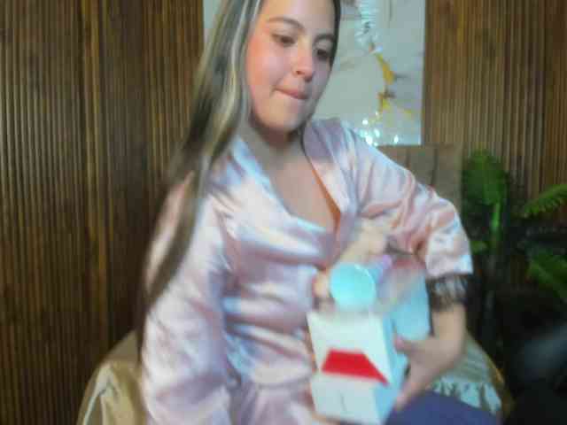 juanita-tay webcam