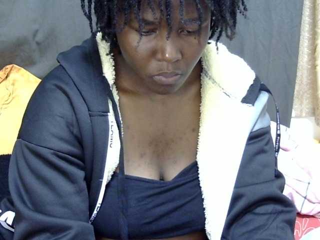 Sweet-ebony20 live cam on BongaCams