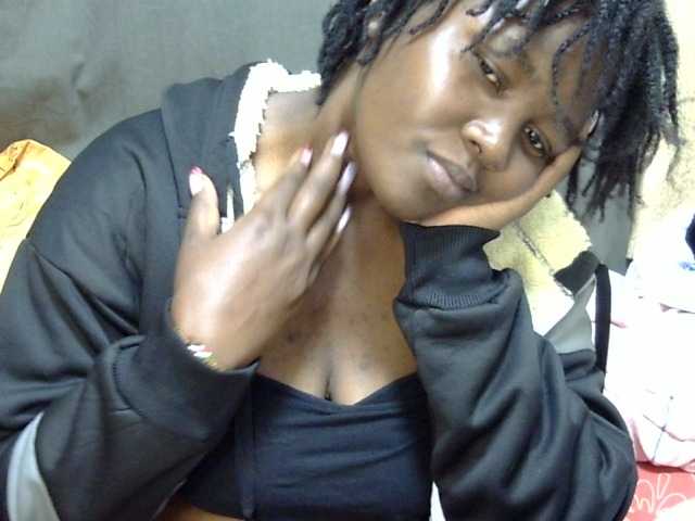 Sweet-ebony20 live cam on BongaCams