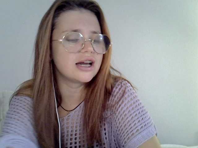 BellaGreymodel live cam