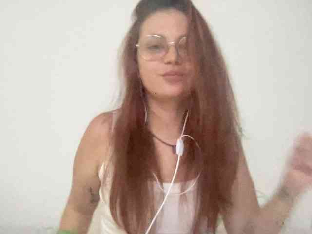 BellaGreymodel webcam
