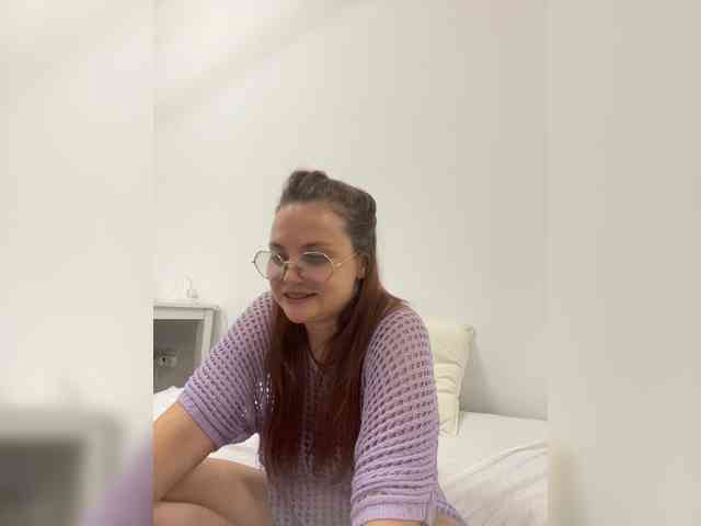 BellaGreymodel webcam