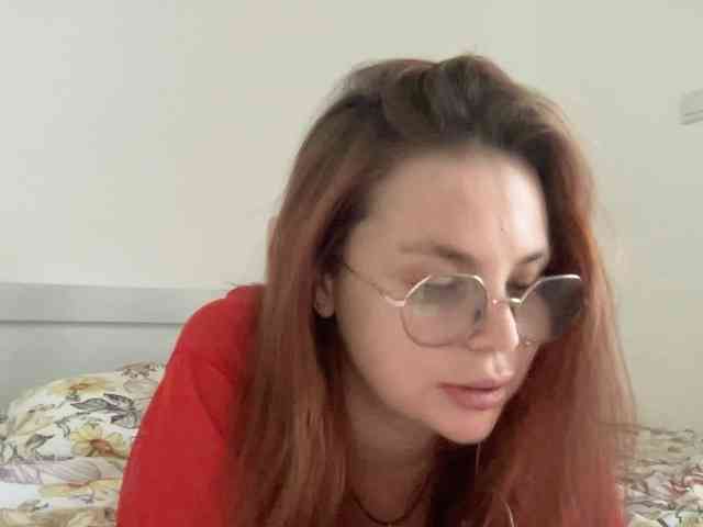 BellaGreymodel webcam