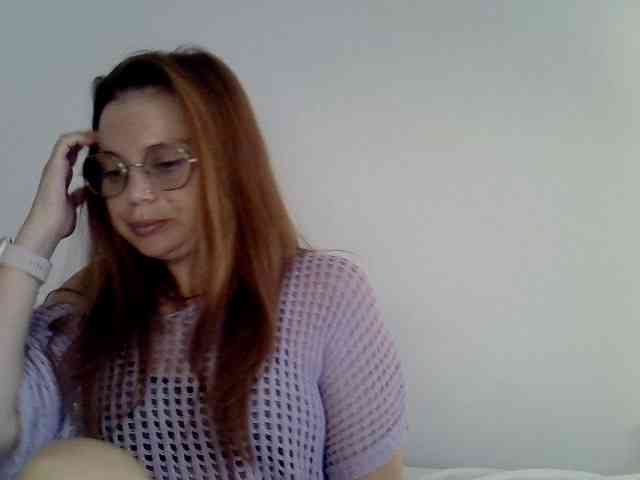 BellaGreymodel webcam