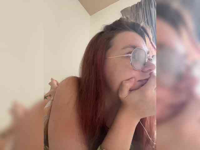 BellaGreymodel webcam