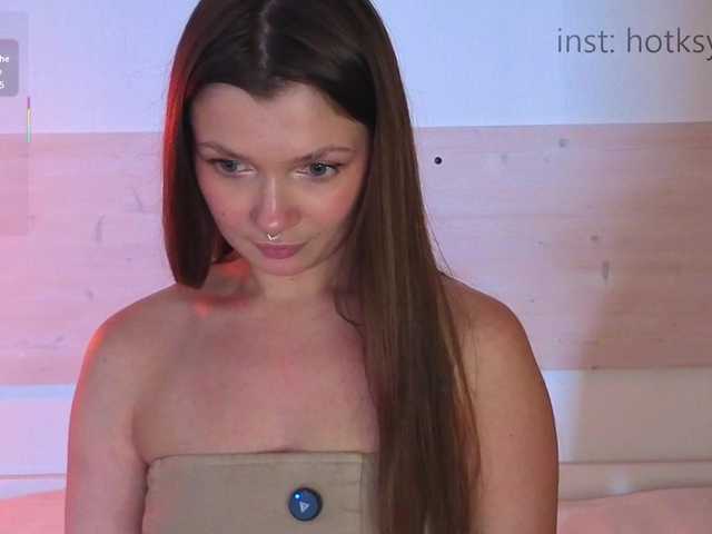 Hotksy live cam on BongaCams