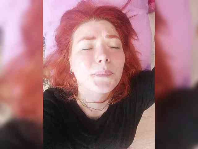 Horny-Lina webcam
