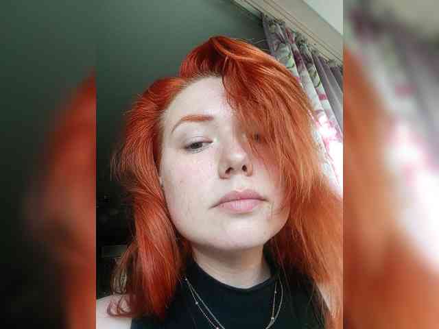 Horny-Lina webcam
