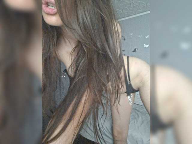 hellshell300 live cam on BongaCams