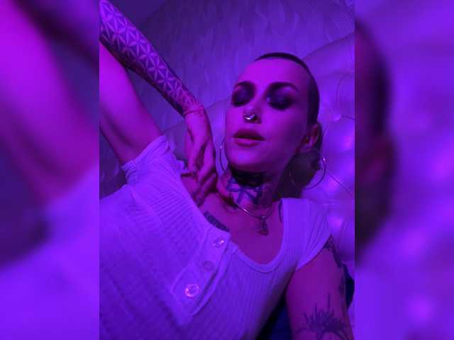 MARLA_SINGER