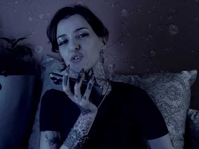 MARLA_SINGER webcam