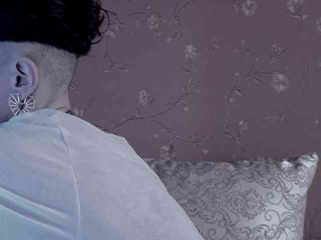 MARLA_SINGER webcam