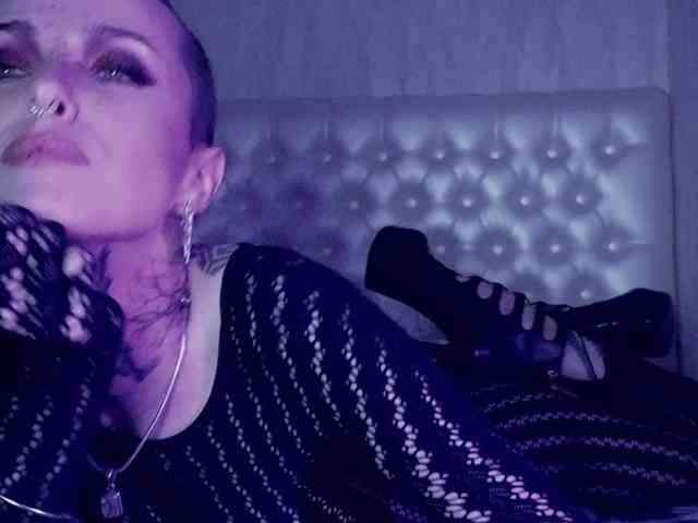 MARLA_SINGER webcam