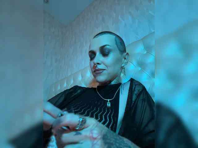 MARLA_SINGER webcam