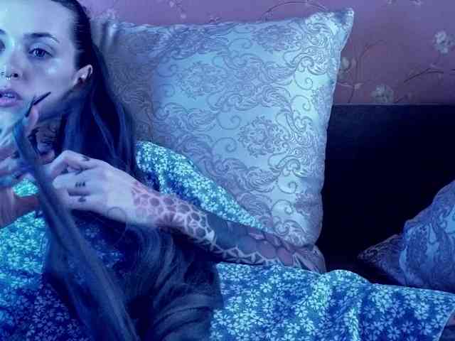 MARLA_SINGER webcam