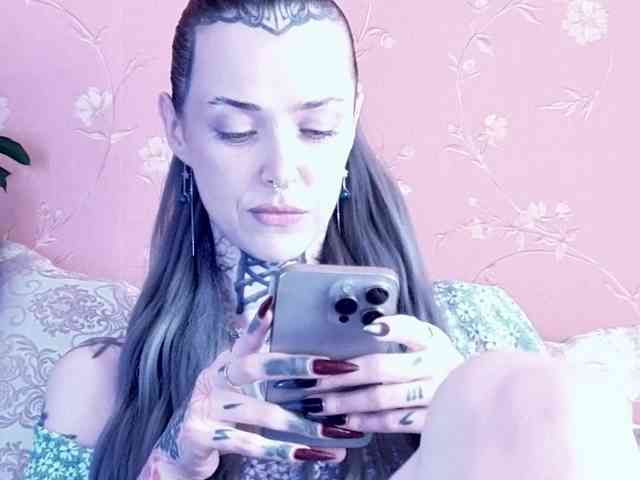 MARLA_SINGER webcam