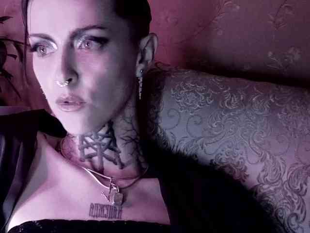MARLA_SINGER webcam