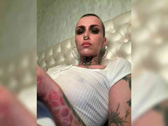 MARLA_SINGER webcam