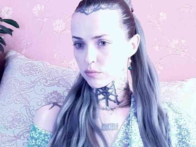 MARLA_SINGER webcam