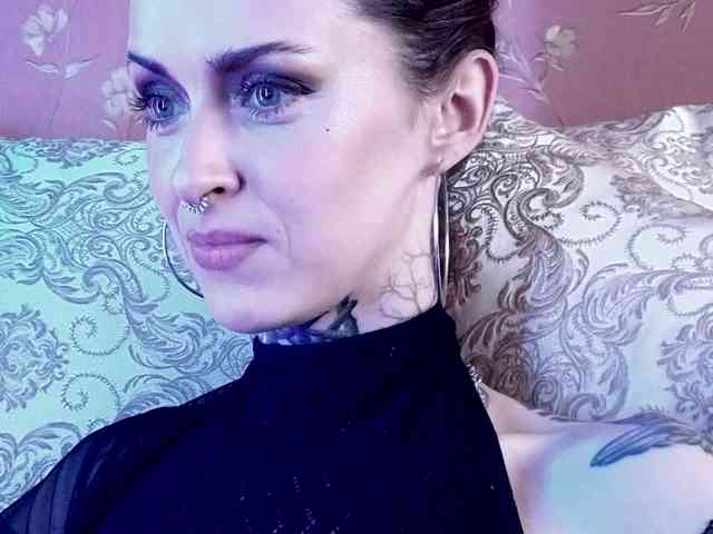 MARLA_SINGER webcam