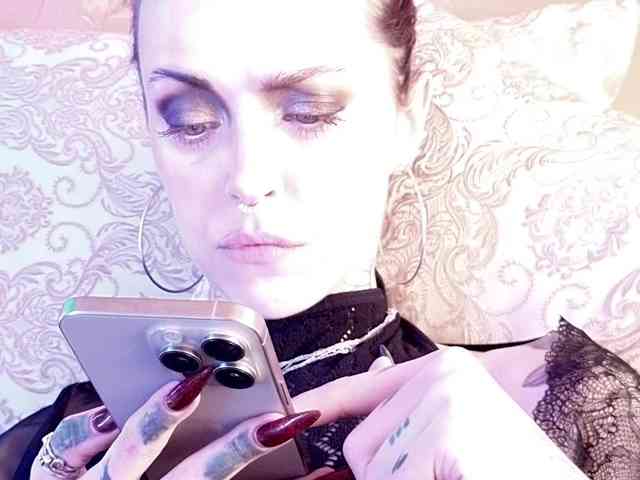 MARLA_SINGER