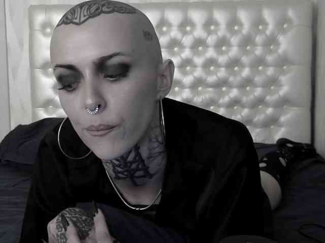 MARLA_SINGER