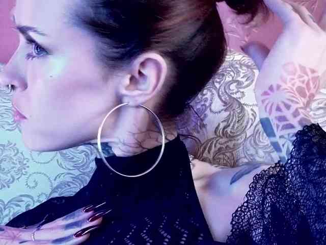 MARLA_SINGER webcam