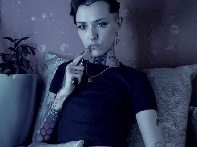 MARLA_SINGER webcam