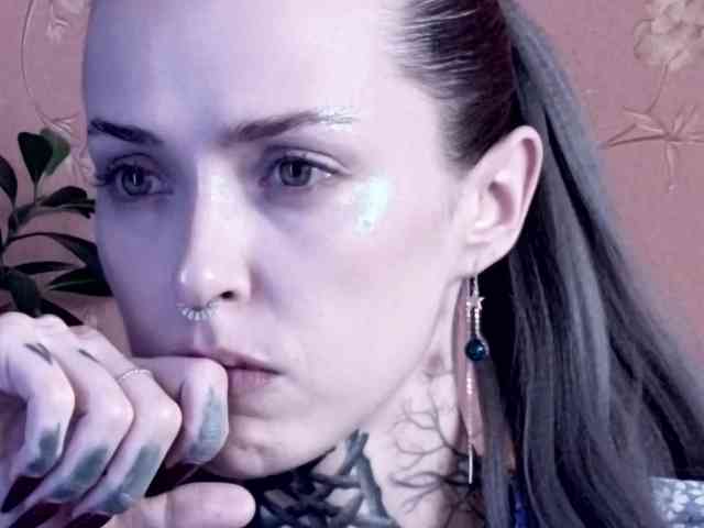 MARLA_SINGER webcam