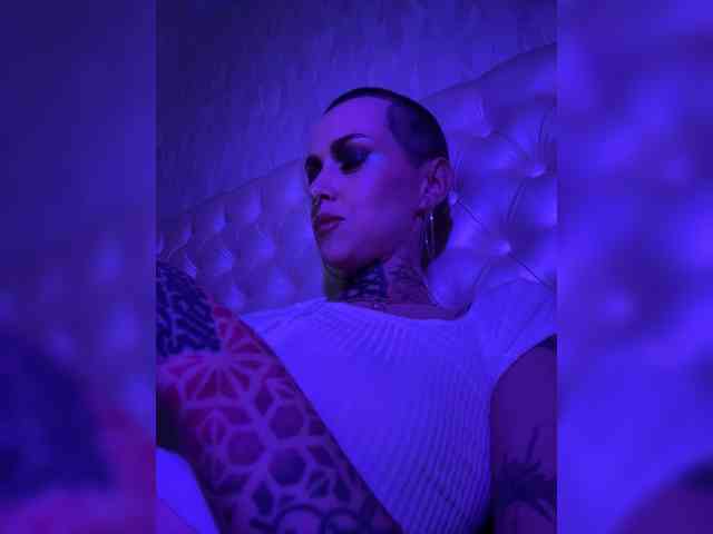 MARLA_SINGER webcam