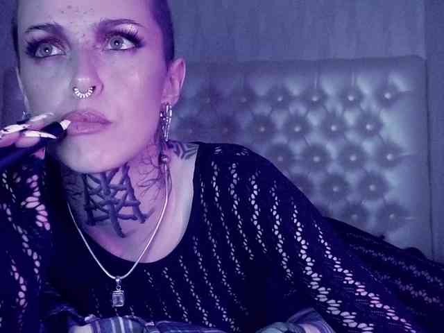 MARLA_SINGER webcam