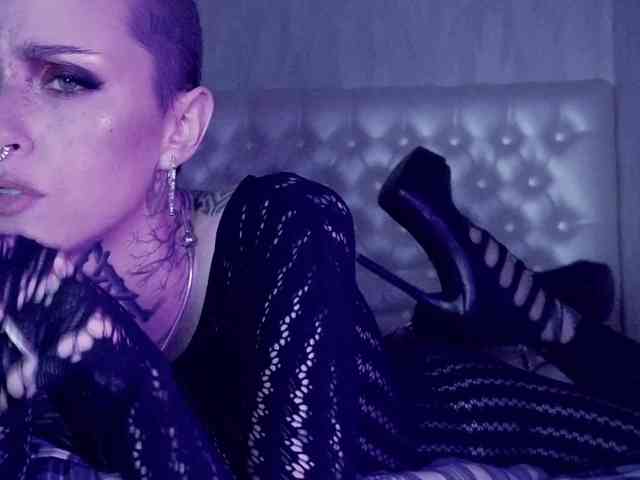 MARLA_SINGER webcam