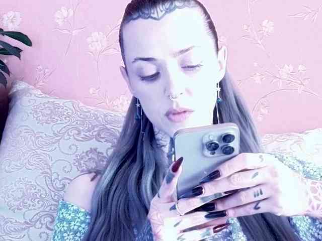 MARLA_SINGER webcam
