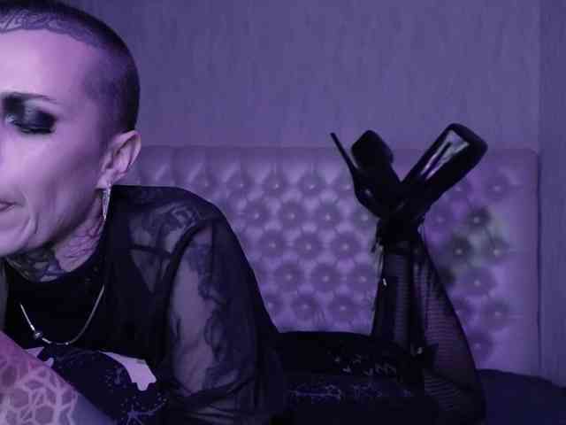 MARLA_SINGER webcam