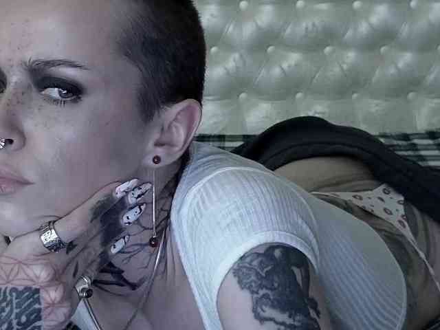 MARLA_SINGER webcam