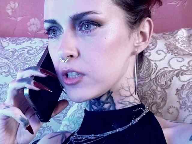 MARLA_SINGER webcam