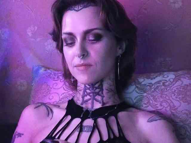 MARLA_SINGER webcam